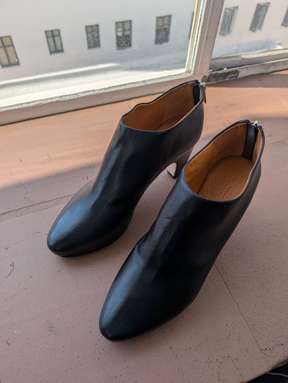 Dr. Liza luxery ankle Bootie 2.0 Black Leather Platform Blue Sole Size 9.5